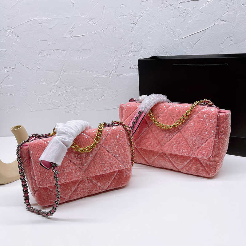 CC Bag Wallets 30C/25C 22w Early Fall Womens Holiday 19 Sequins Bags Classic Flap Quilted F/W Large Capacity Interwoven Chain Shiny Crossbod, Box
CC Bag Wallets 30C/25C 22w Early Fall Womens Holiday 19 Sequins Bags Classic Flap Quilted F/W Large Capacity Interwoven Chain Shiny Crossbod, Box