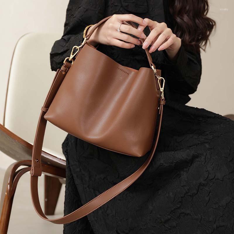 Evening Bags High Quality Genuine Leather Women's Bag Bucket Large Capacity Simple And Fashionable Versatile Armpit One Sho, Chestnut brown
Evening Bags High Quality Genuine Leather Women's Bag Bucket Large Capacity Simple And Fashionable Versatile Armpit One Sho, Chestnut brown