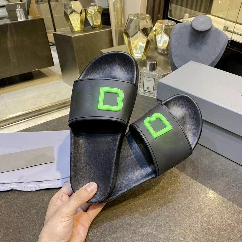Mens Designers Slides Womens Slippers Fashion Luxurys Floral Slipper Leather Rubber Flats Sandals Summer Beach Shoes Loafers Gear Bottoms Sliders 35-45, Color#8
Mens Designers Slides Womens Slippers Fashion Luxurys Floral Slipper Leather Rubber Flats Sandals Summer Beach Shoes Loafers Gear Bottoms Sliders 35-45, Color#8