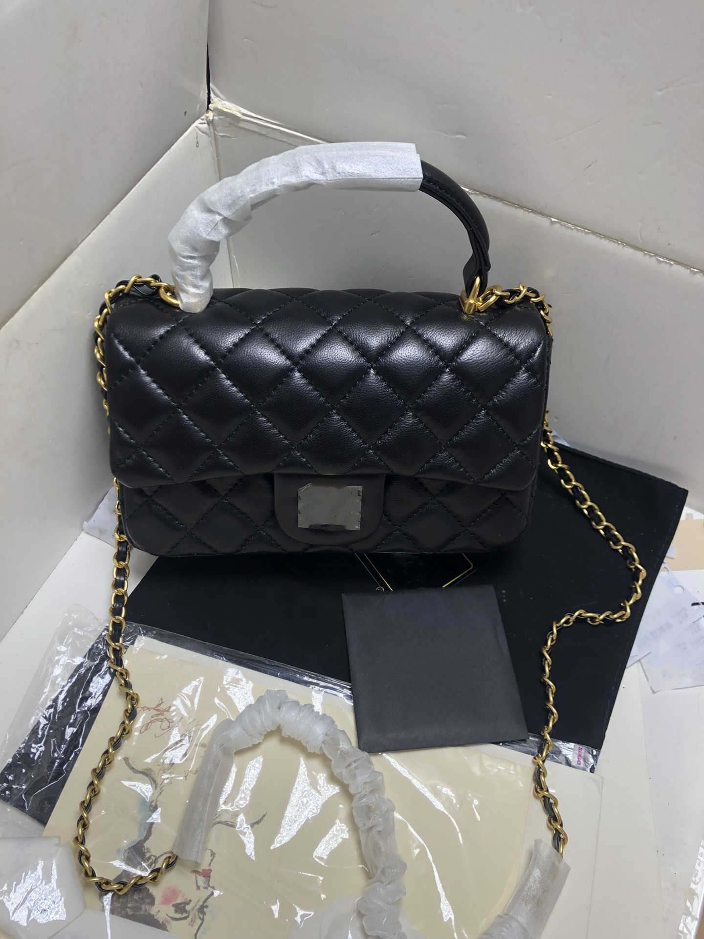 CC Bag Autumn/Winter 2022 Fashion Handbags cc bag Luxury Shoulder Purse Crossbody Bags Wallets Chains Checkered Patterns Multic, Black
CC Bag Autumn/Winter 2022 Fashion Handbags cc bag Luxury Shoulder Purse Crossbody Bags Wallets Chains Checkered Patterns Multic, Black