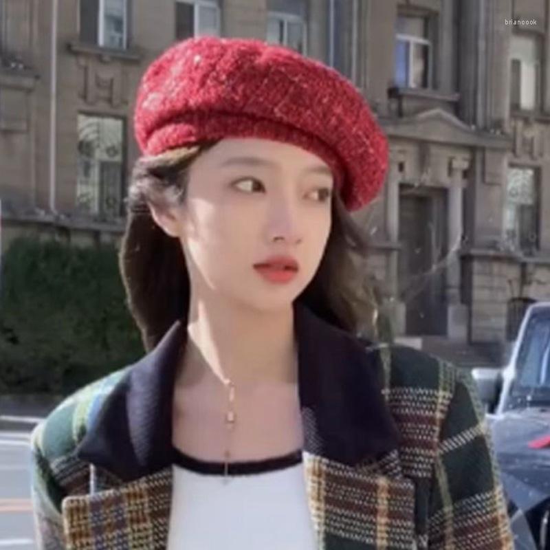 Berets French Retro Red Autumn And Winter British Tweed Painter Sboy Hat Korean Version Fashion Classic Beret Hats For Women
Berets French Retro Red Autumn And Winter British Tweed Painter Sboy Hat Korean Version Fashion Classic Beret Hats For Women
