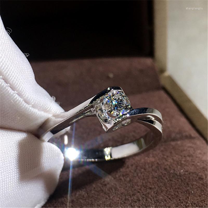 Wedding Rings Trendy Female White Zircon Stone Ring Cute Silver Color Heart Engagement Charm Crystal Round For Women
Wedding Rings Trendy Female White Zircon Stone Ring Cute Silver Color Heart Engagement Charm Crystal Round For Women