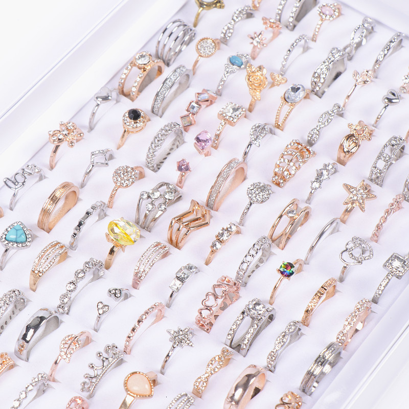 Band Rings Rings 50pcs lot Women s Fashion Exquisite Silver Golden Plated Jewelry Finger Mix Style Wholesale 221206