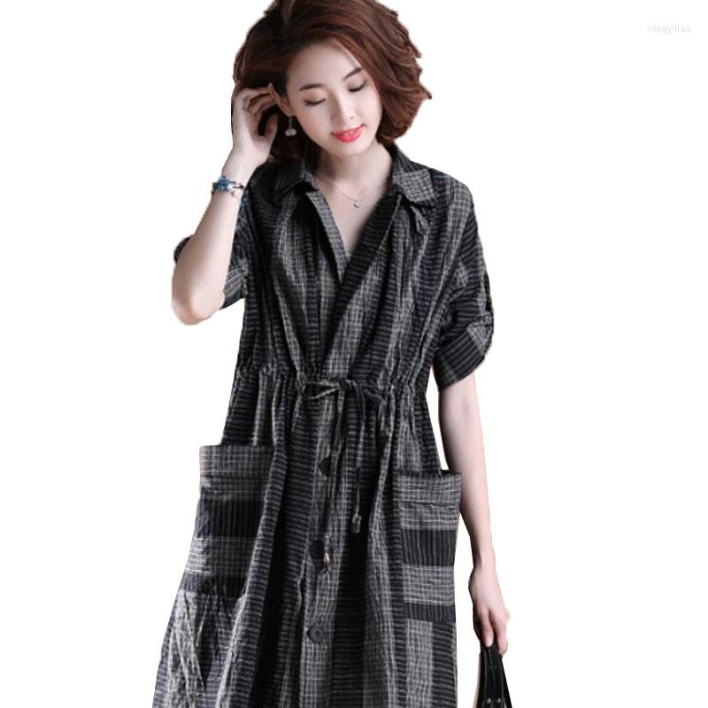 Women's Trench Coats 2022 Coat Mid-Long Seven-Point Sleeve Striped Lattice Windbreaker Female Spring Autumn Casual Outerwear C85, Photo color
Women's Trench Coats 2022 Coat Mid-Long Seven-Point Sleeve Striped Lattice Windbreaker Female Spring Autumn Casual Outerwear C85, Photo color