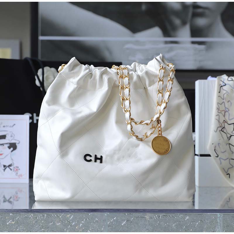 2022 designer bags latest ZP leather drawstring chain Genuine lady crossbody bag for women fashion chains handbags The leather has a metallic sheen, Brown
2022 designer bags latest ZP leather drawstring chain Genuine lady crossbody bag for women fashion chains handbags The leather has a metallic sheen, Brown