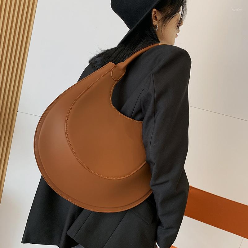Evening Bags High Quality Net Red Irregular Leather Handheld One Shoulder Women's Bag With Large Capacity Fashion, Black
Evening Bags High Quality Net Red Irregular Leather Handheld One Shoulder Women's Bag With Large Capacity Fashion, Black
