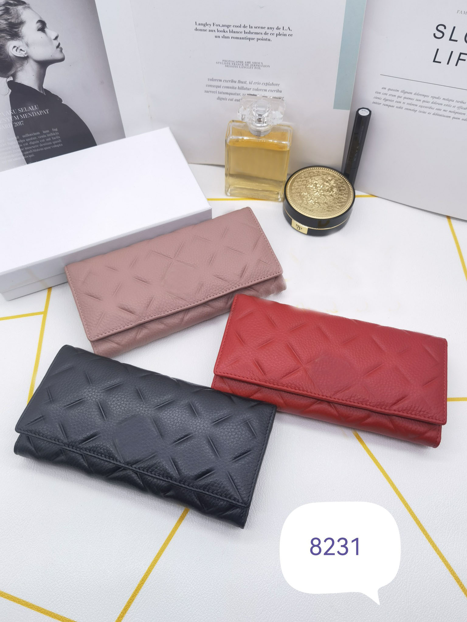 C8231 wallet Card Holder Women Genuine Leather caviar Classic long flap wallet Zippy Coin Purse Bag purses designer woman handbag key pouch porte monnaie Pochette, Red
C8231 wallet Card Holder Women Genuine Leather caviar Classic long flap wallet Zippy Coin Purse Bag purses designer woman handbag key pouch porte monnaie Pochette, Red