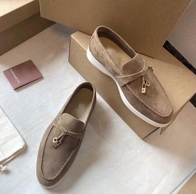 Luxury brand suede casual shoes women's round head spirit decoration chic flat-bottomed loafers thick-soled non-slip sneakers, White
Luxury brand suede casual shoes women's round head spirit decoration chic flat-bottomed loafers thick-soled non-slip sneakers, White