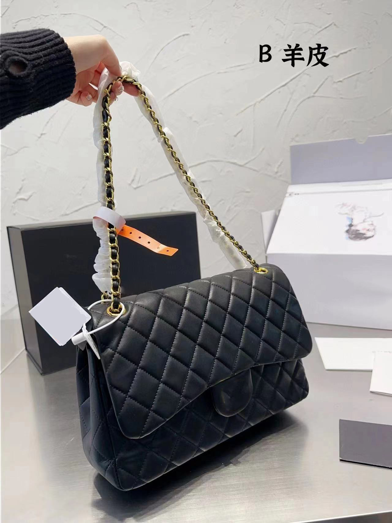Designer Classic Double Flaps Crossbody Chains Purses Bags Women's Fashion Luxury Lambskin and Caviar wallet ten font art texture Hanbags Shoulder Bag 25 30 CM
Designer Classic Double Flaps Crossbody Chains Purses Bags Women's Fashion Luxury Lambskin and Caviar wallet ten font art texture Hanbags Shoulder Bag 25 30 CM