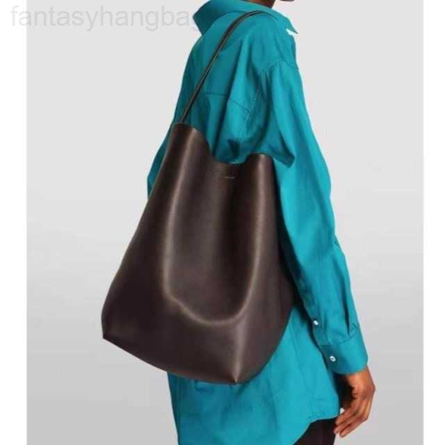 Designer Luxury The Row Bags For Womens Handbags Crossbody Purses Large Capacity Totes 7A High Quality Multicolour Fashion Lnclined Shoulder Black Walle 88FC, Elephant grey
Designer Luxury The Row Bags For Womens Handbags Crossbody Purses Large Capacity Totes 7A High Quality Multicolour Fashion Lnclined Shoulder Black Walle 88FC, Elephant grey