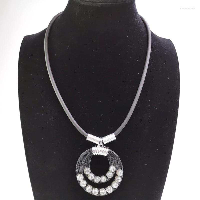 Pendant Necklaces YD&YDBZ Mesh Pearl Circle Necklace For Women Luxurious Leather Rope Statement Handcrafted Jewelry Accesories
Pendant Necklaces YD&YDBZ Mesh Pearl Circle Necklace For Women Luxurious Leather Rope Statement Handcrafted Jewelry Accesories