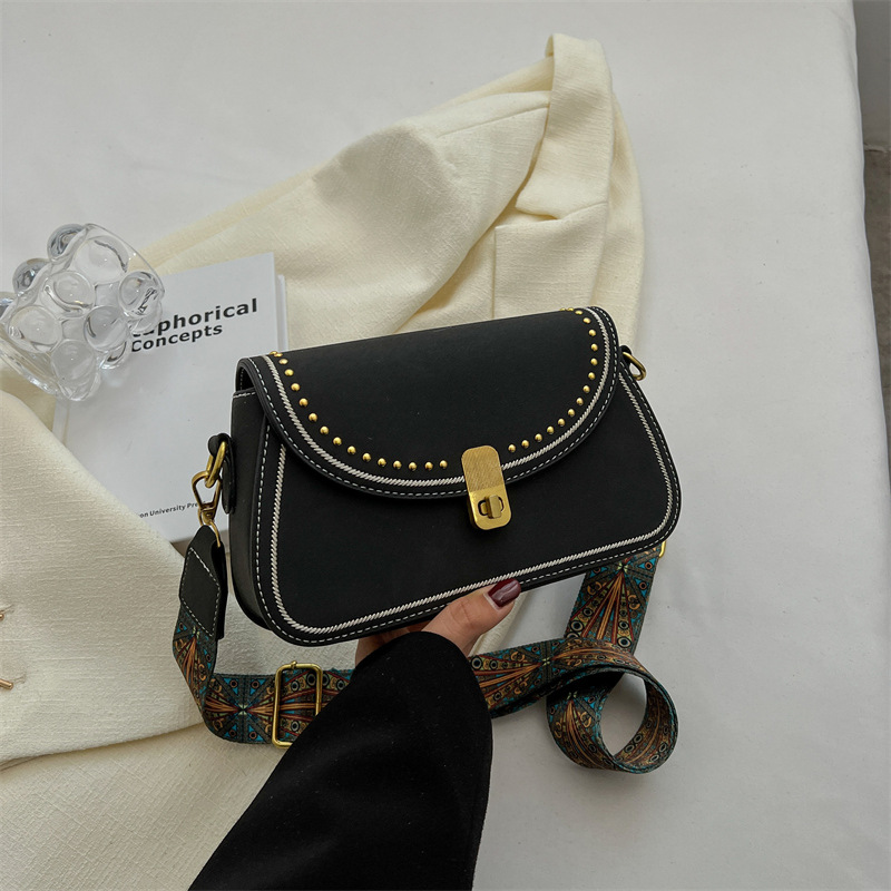 Vintage Bags Female Small Square Fashion One Shoulder Messenger Bags Mobile Phone Designer Handbags Sacs, Black
Vintage Bags Female Small Square Fashion One Shoulder Messenger Bags Mobile Phone Designer Handbags Sacs, Black