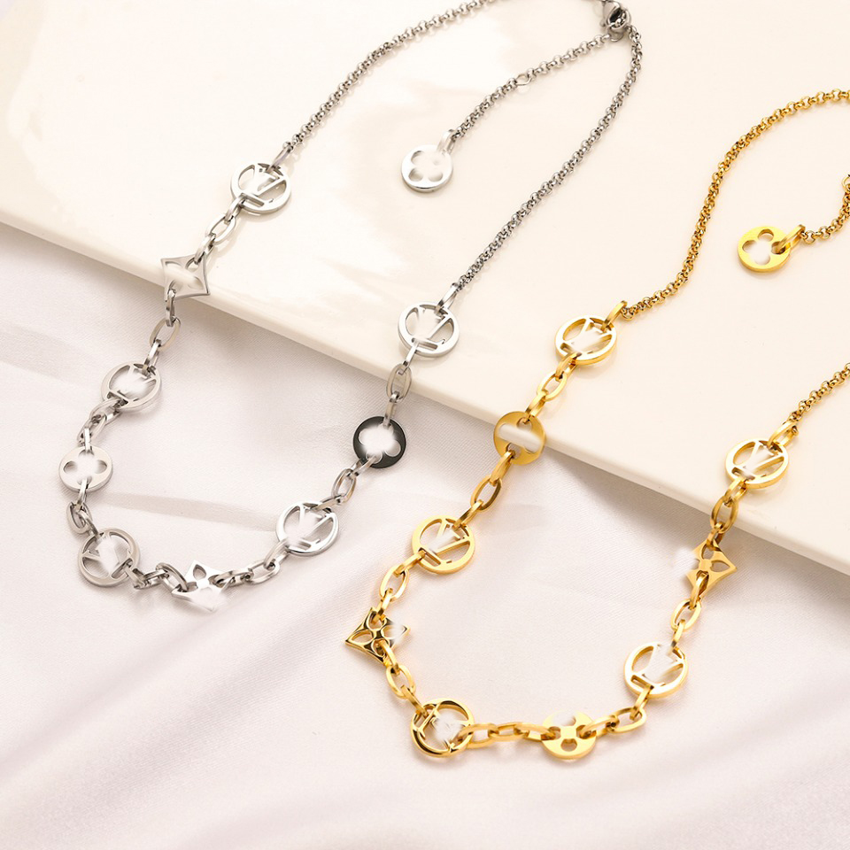 Luxury Design Necklace 18K Gold Plated Brand Stainless Steel Necklaces Choker Chain Letter Pendant Fashion Womens Wedding Jewelry Accessories Love Gifts AA1834
Luxury Design Necklace 18K Gold Plated Brand Stainless Steel Necklaces Choker Chain Letter Pendant Fashion Womens Wedding Jewelry Accessories Love Gifts AA1834