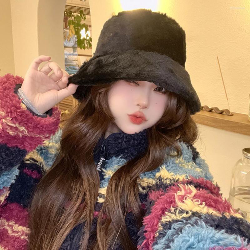 Berets Chic Winter Fisherman Hat Ear Protection Decorative Lady Brim Sunscreen Women, Black
Berets Chic Winter Fisherman Hat Ear Protection Decorative Lady Brim Sunscreen Women, Black