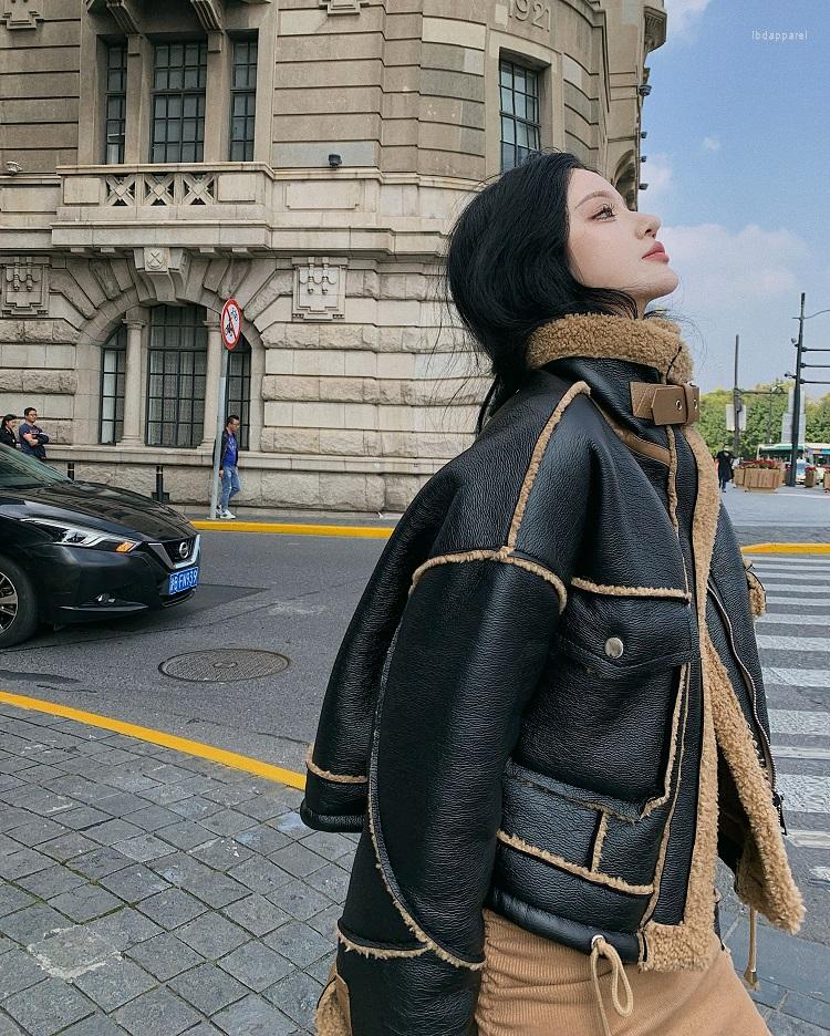 Women' Leather Women' Winter Jacket 2022 Fashion Black Women Faux Fur Coat Artificial Vintage Short Of Lamb Hair
Women' Leather Women' Winter Jacket 2022 Fashion Black Women Faux Fur Coat Artificial Vintage Short Of Lamb Hair