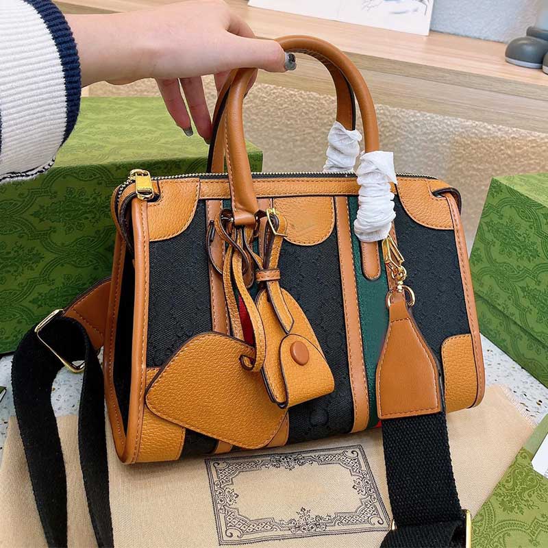 Designer Womens leather bag Famous brand Classic G-stripe LOGO shell bags handbag Fashion and luxury messenger ladys shoulder shopping purse messengerbag
Designer Womens leather bag Famous brand Classic G-stripe LOGO shell bags handbag Fashion and luxury messenger ladys shoulder shopping purse messengerbag