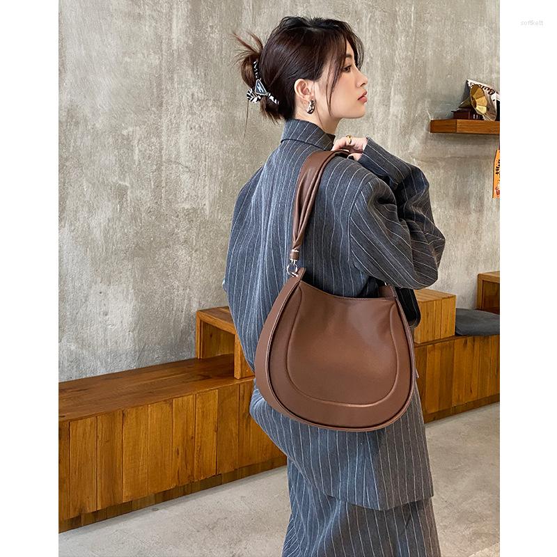 Evening Bags High Quality Female 2023 Autumn And Winter Design Half Round Saddle Shoulder Soft Leather Crossbody Bag, Black
Evening Bags High Quality Female 2023 Autumn And Winter Design Half Round Saddle Shoulder Soft Leather Crossbody Bag, Black
