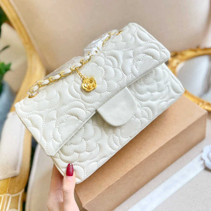 CC Wallets Fashion Designer s Women Handbag Crossbody Messenger Shoulder Chain Bag Good Quality Leather Purses Ladies High Capacity V, #1
CC Wallets Fashion Designer s Women Handbag Crossbody Messenger Shoulder Chain Bag Good Quality Leather Purses Ladies High Capacity V, #1