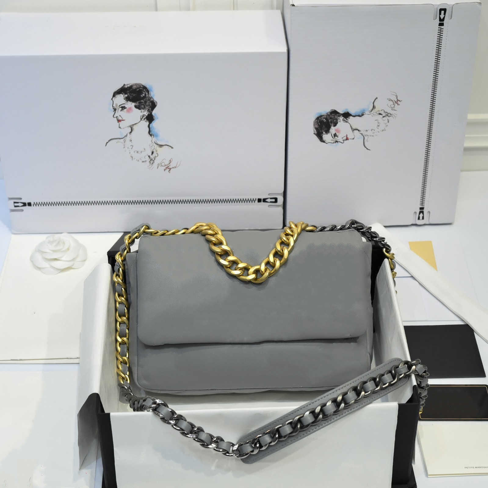 CC Bag Wallets high quality hand Gold silver Cross Body s outdoor wallet casual bag PANY, A1
CC Bag Wallets high quality hand Gold silver Cross Body s outdoor wallet casual bag PANY, A1