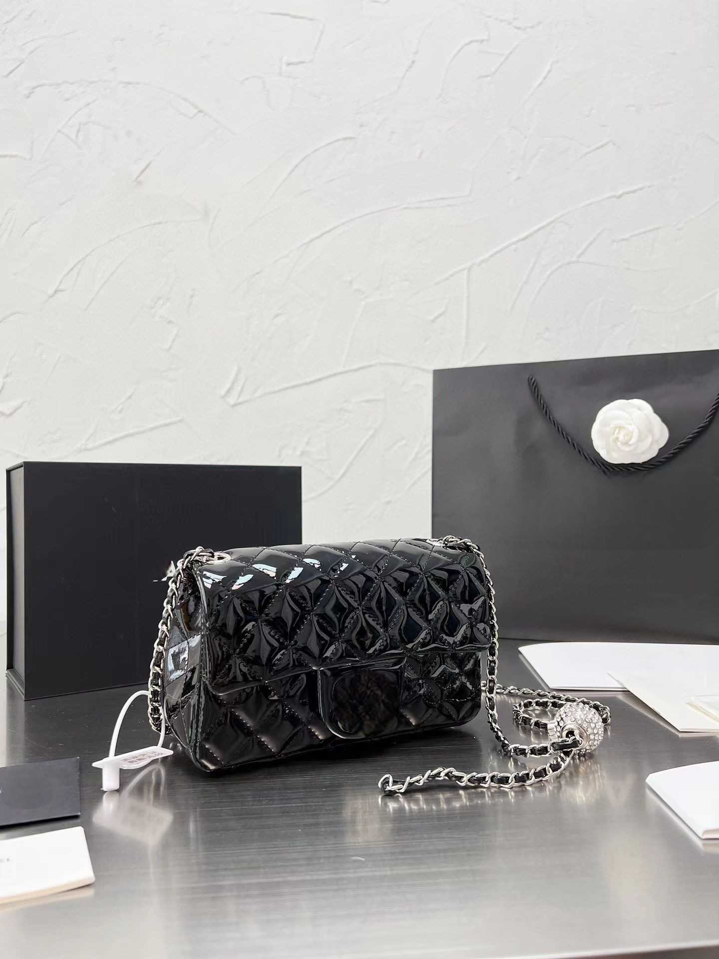 Bag Wallets CC bag Luxury Designer bags fashionbags womens handbags black handbag cross body Classic Patent leather drill quilted mini Ut, Empty box 
Bag Wallets CC bag Luxury Designer bags fashionbags womens handbags black handbag cross body Classic Patent leather drill quilted mini Ut, Empty box