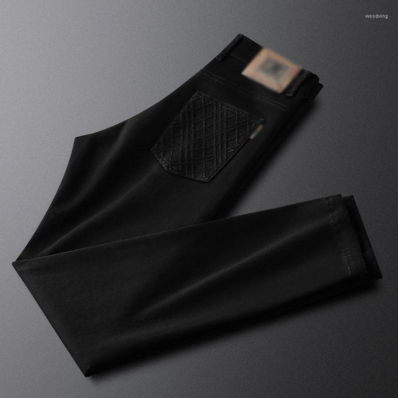 Men's Pants Light Luxury Black Casual Jeans Men's Slim Fit Small Straight Autumn Simple Leather Brand Quality Business
Men's Pants Light Luxury Black Casual Jeans Men's Slim Fit Small Straight Autumn Simple Leather Brand Quality Business