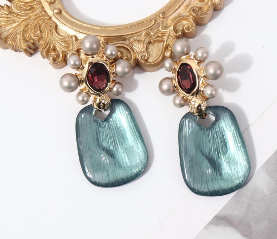 Backs Earrings European And American Designers Create Fashionable Pearl Plexiglass Ear Clips
Backs Earrings European And American Designers Create Fashionable Pearl Plexiglass Ear Clips