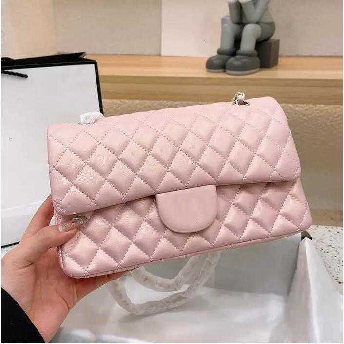 CC Bag Wallets Fashion Womens Iridescent Pearly Pink Classic Double Flap Bags With Silver Metal Hardware Chain Crossbody Shoulder Luxury Des, Box
CC Bag Wallets Fashion Womens Iridescent Pearly Pink Classic Double Flap Bags With Silver Metal Hardware Chain Crossbody Shoulder Luxury Des, Box