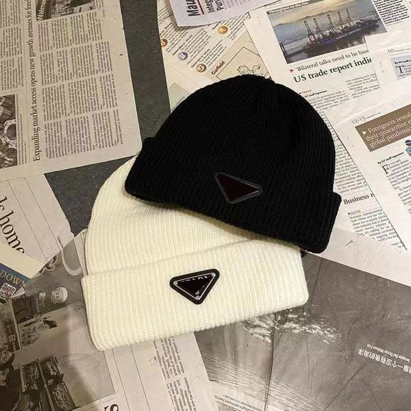 Luxury beanies designer Winter Bean men and women Fashion design knit hats fall woolen cap letter jacquard unisex warm skull caps, Red 
Luxury beanies designer Winter Bean men and women Fashion design knit hats fall woolen cap letter jacquard unisex warm skull caps, Red