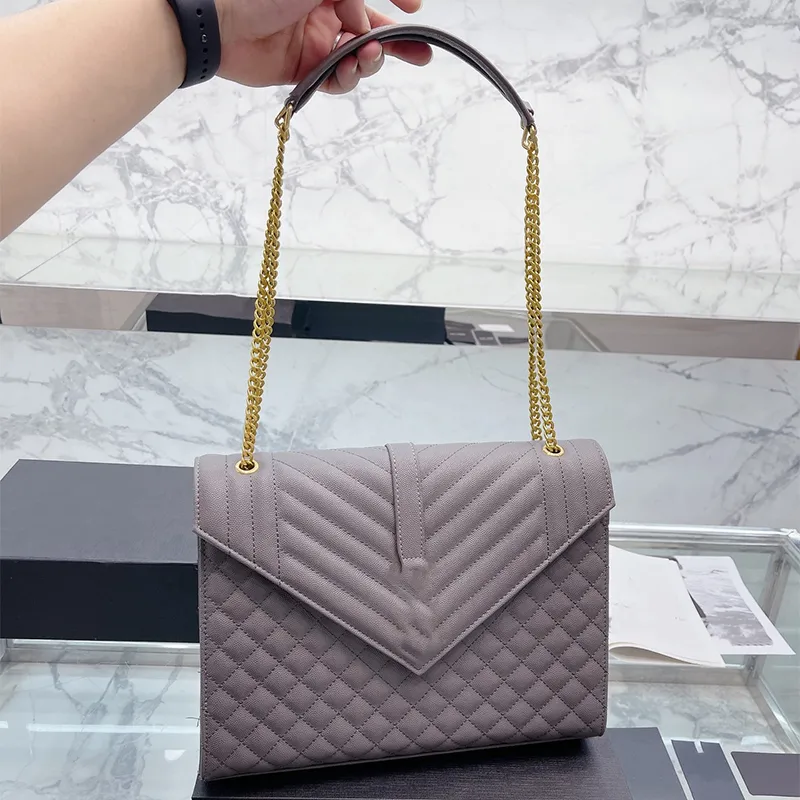 Evening Bags designer bags luxury Handbag shoulder bag mens leather crossbody chain the tote wallet handbags cowhide card holder large capacity envelope, Red
Evening Bags designer bags luxury Handbag shoulder bag mens leather crossbody chain the tote wallet handbags cowhide card holder large capacity envelope, Red