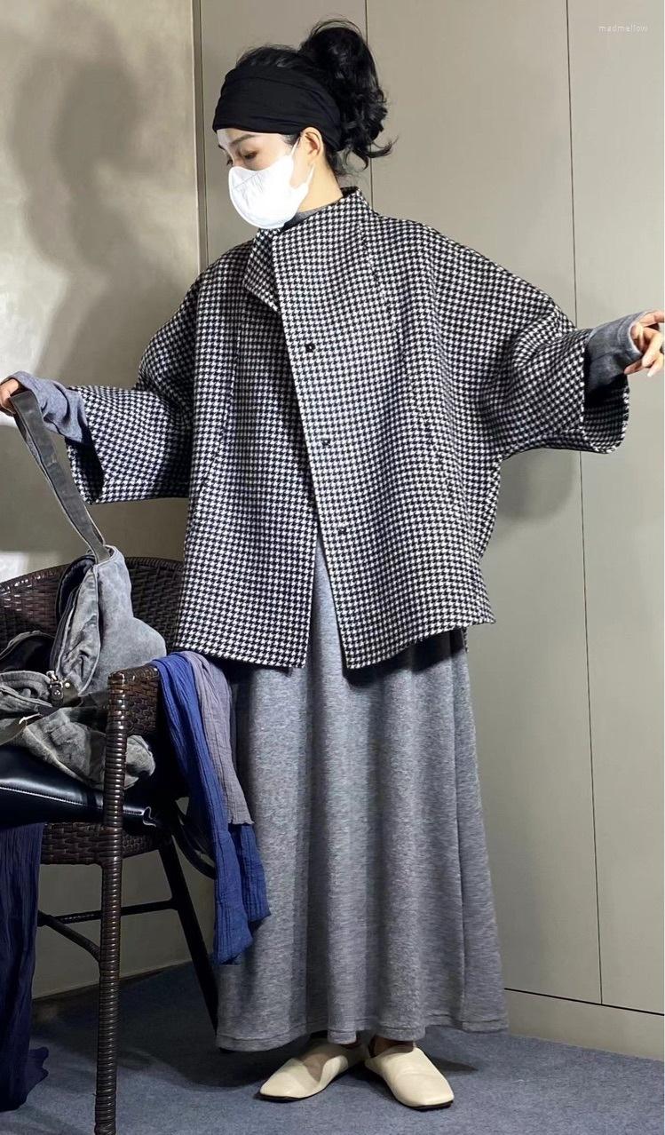Women's Wool Handmade Cashmere Coat Double Sided Silhouette Thousand Bird Grid 100 Woolen Short Cape, Beige
Women's Wool Handmade Cashmere Coat Double Sided Silhouette Thousand Bird Grid 100 Woolen Short Cape, Beige