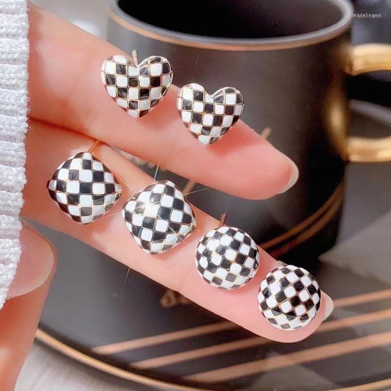 Stud Earrings Foydjew 2022 Trendy Simple All-match Plated Gold Chessboard Plaid Women's Balck And White Fine Jewelry
Stud Earrings Foydjew 2022 Trendy Simple All-match Plated Gold Chessboard Plaid Women's Balck And White Fine Jewelry