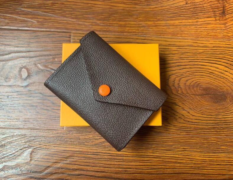 designer Wallet for woman Classic topbags Button Short Wallets Red leather Fashion Shows Keychains Pouch Coin Purse Card Holder 41938 Womens Holders bag key ring
designer Wallet for woman Classic topbags Button Short Wallets Red leather Fashion Shows Keychains Pouch Coin Purse Card Holder 41938 Womens Holders bag key ring