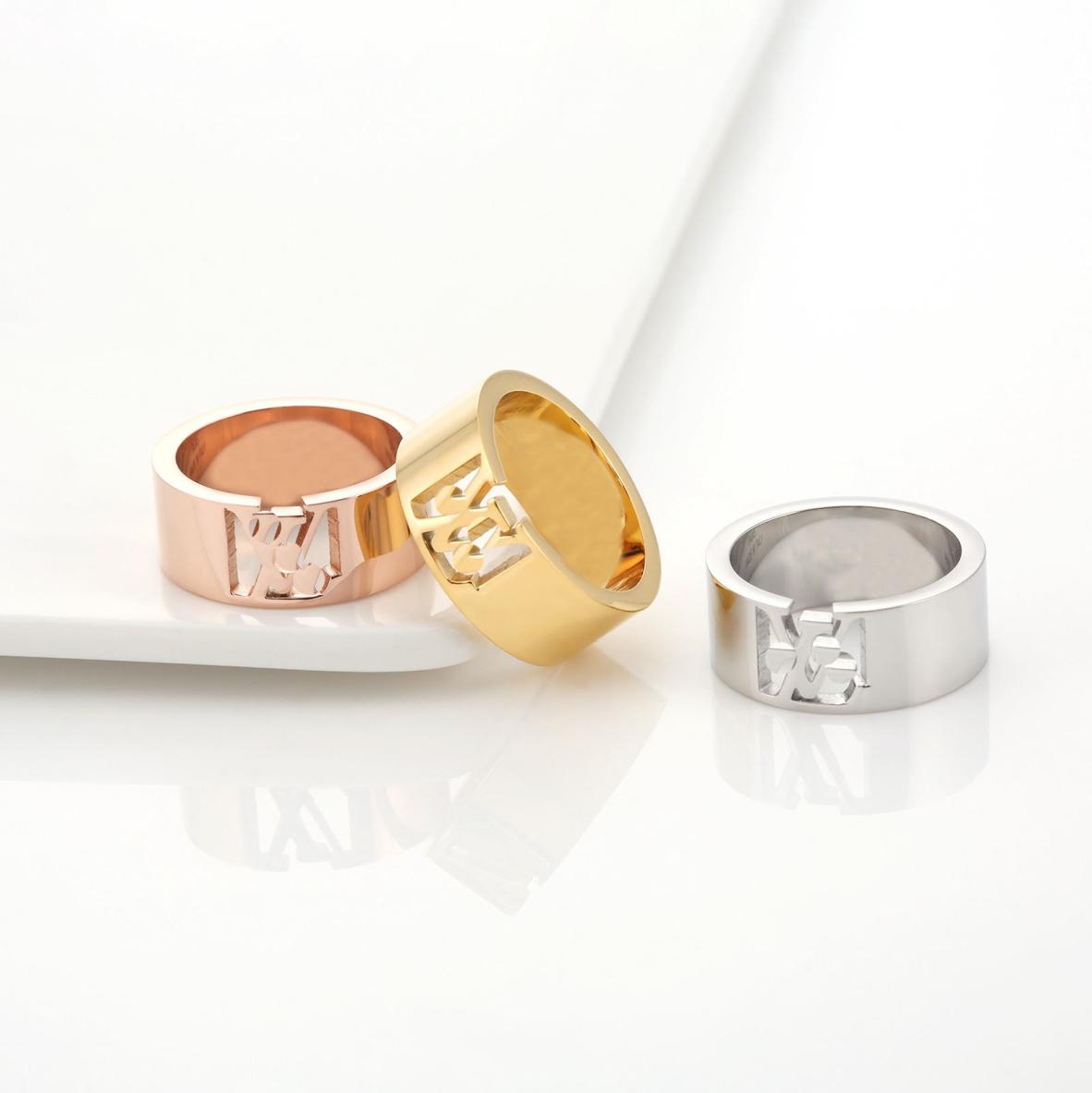 Designer Extravagant Channel Band Rings Gold Silver Rose Stainless Steel Letter Rings Fashion Women Men Wedding Jewelry Lady Party3152558
Designer Extravagant Channel Band Rings Gold Silver Rose Stainless Steel Letter Rings Fashion Women Men Wedding Jewelry Lady Party3152558