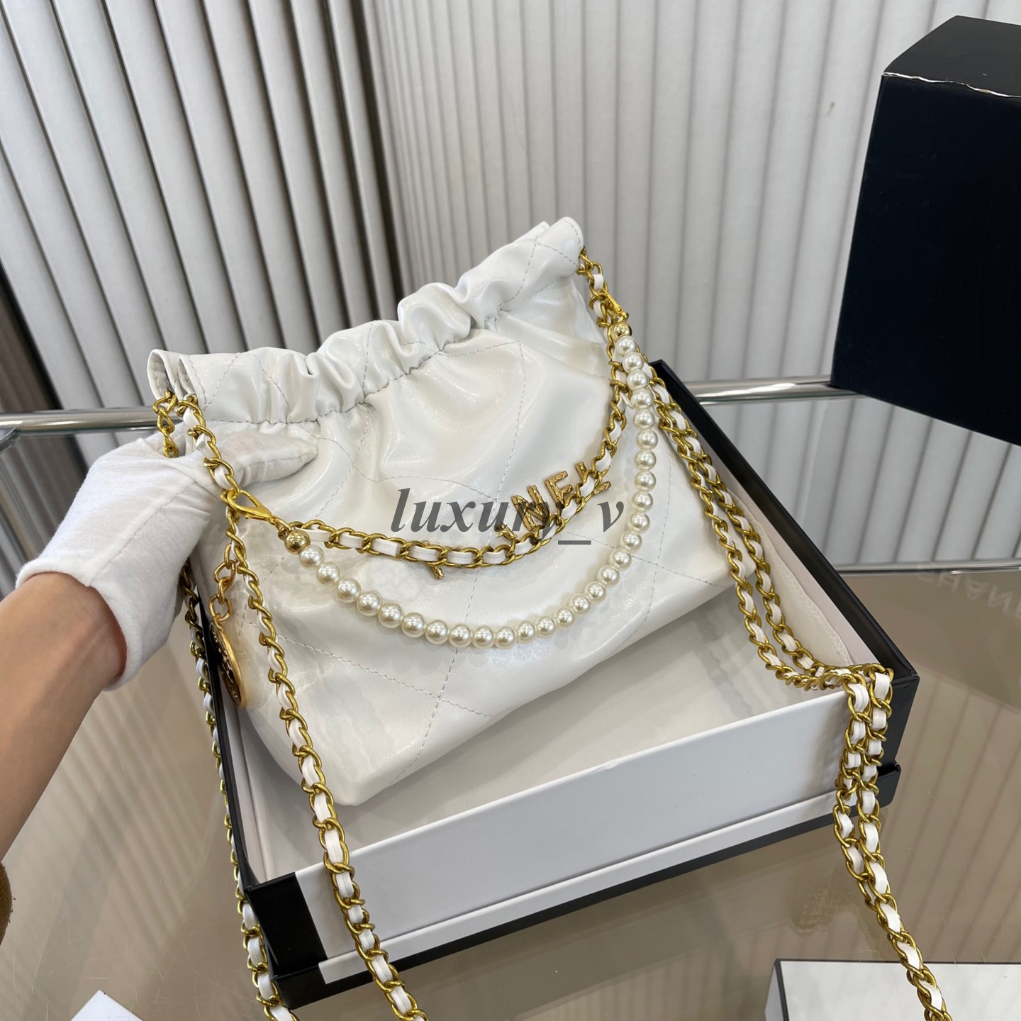 Tier Mirror Quality Bags Designer Shopping Bag Leather Black Handbag Women Chain Bags Medium Handmade Gold Coin Shoulder Totes, Color 1
Tier Mirror Quality Bags Designer Shopping Bag Leather Black Handbag Women Chain Bags Medium Handmade Gold Coin Shoulder Totes, Color 1