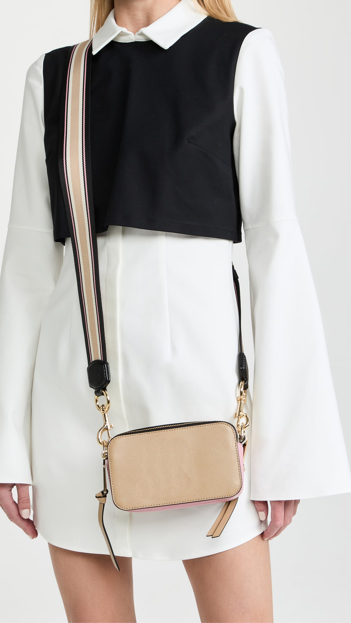 Luxury Snapshot Square Shoulder The Tote Bags Women Fashion Purse Famous Camera Handbag Designer Small Trunk Flap Mini Messenger Cross Body Clutch
Luxury Snapshot Square Shoulder The Tote Bags Women Fashion Purse Famous Camera Handbag Designer Small Trunk Flap Mini Messenger Cross Body Clutch