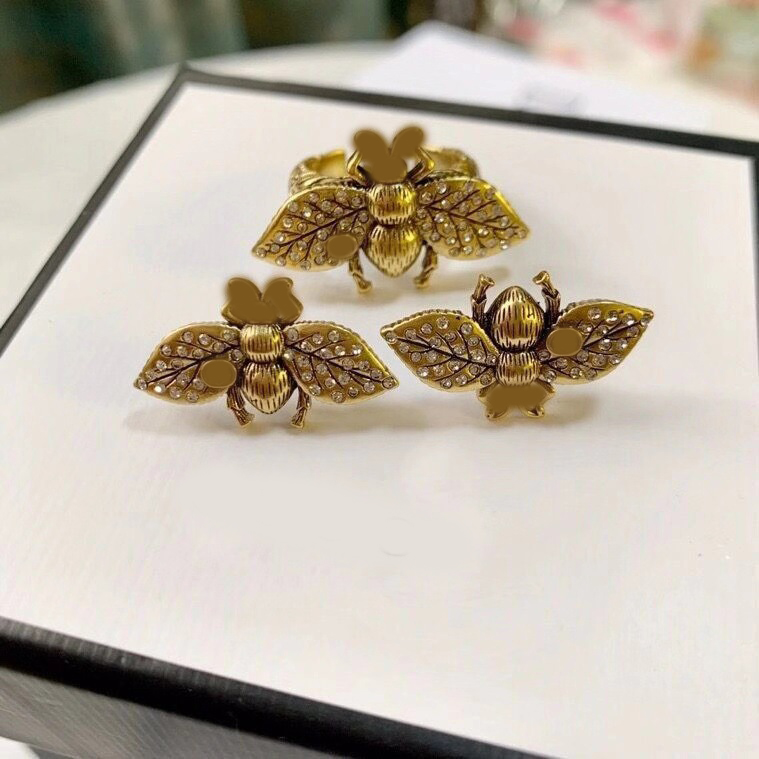 women big stud set ring bee earrings jewelry fashion diamond rhinestone bee eardrop s925 luxury brand
women big stud set ring bee earrings jewelry fashion diamond rhinestone bee eardrop s925 luxury brand