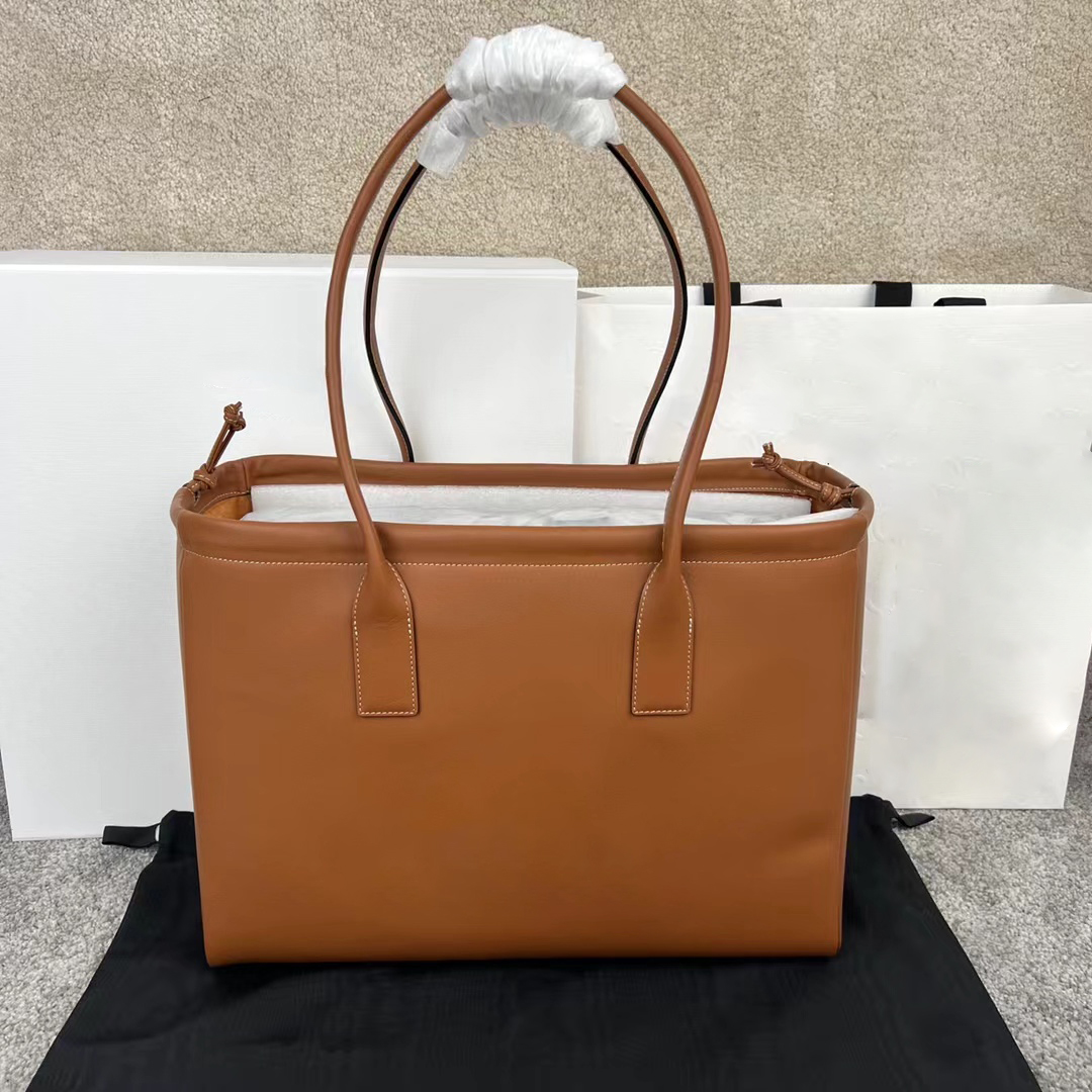 7A quality women Bucket bag Shoulder bags Luxurious calfskin Handbags Lady Classic TRIOMPHE underarm Fashion Drawstring totes high-capacity purse wallet, Black
7A quality women Bucket bag Shoulder bags Luxurious calfskin Handbags Lady Classic TRIOMPHE underarm Fashion Drawstring totes high-capacity purse wallet, Black