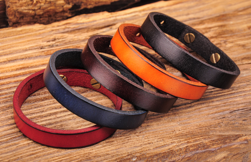 Charm Bracelets G370 Lot 5pcs MultiColor Simply Stylish Single Band Genuine Leather Bracelet Wristband 221206
Charm Bracelets G370 Lot 5pcs MultiColor Simply Stylish Single Band Genuine Leather Bracelet Wristband 221206