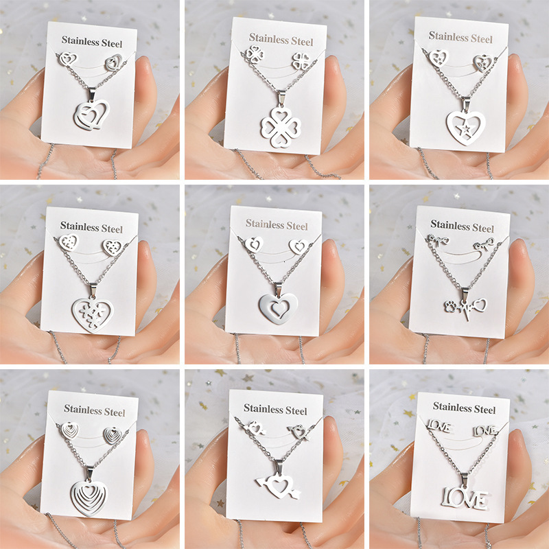 Wedding Jewelry Sets 30setlot Trendy Stainless Steel Silver Color Love Heart Pendant Chain Necklace Stud Earring for Women Fashion Set 221207
Wedding Jewelry Sets 30setlot Trendy Stainless Steel Silver Color Love Heart Pendant Chain Necklace Stud Earring for Women Fashion Set 221207