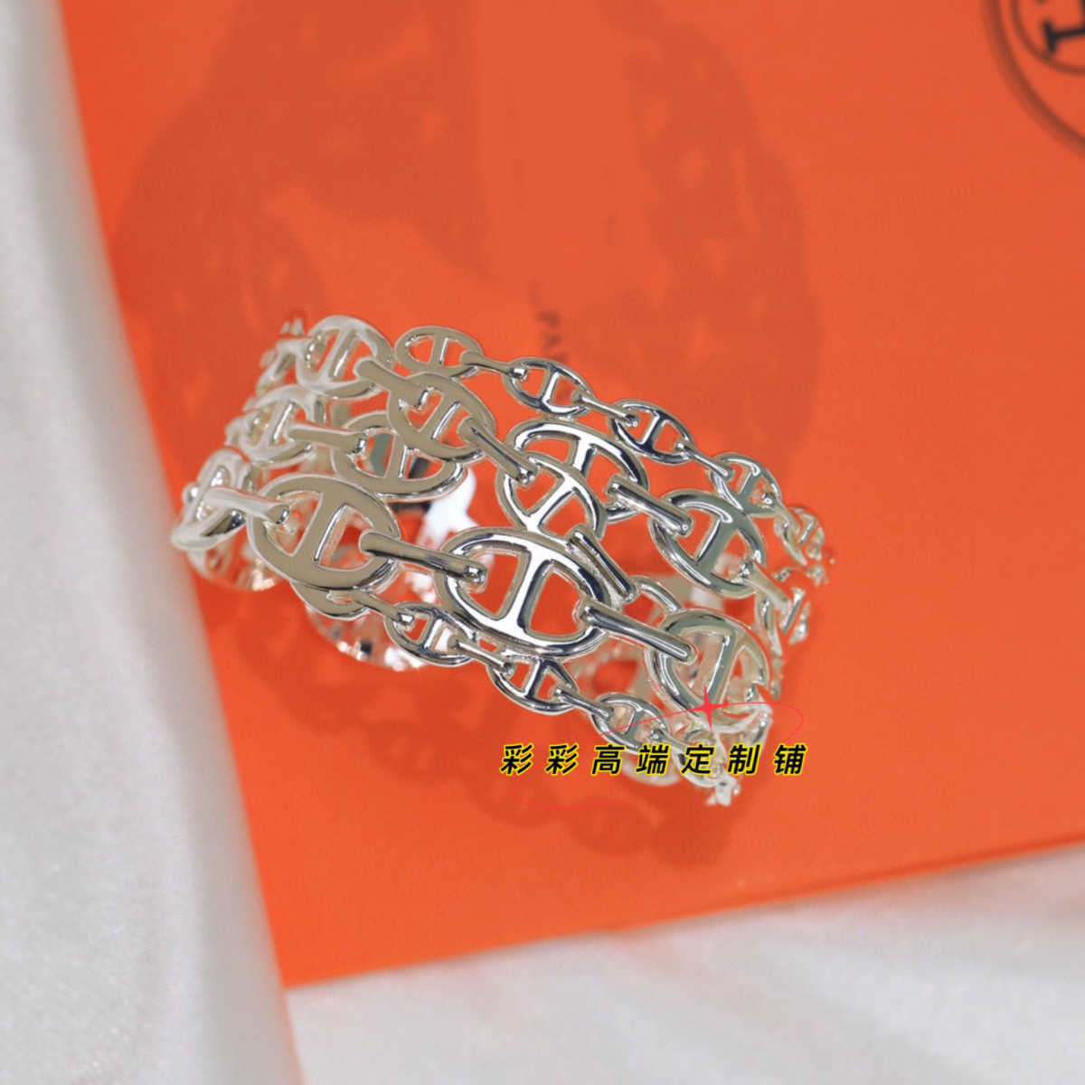 Designer Hmser bracelet H h Pig nose bracelet Fairy exquisite open Fashion oval letter
Designer Hmser bracelet H h Pig nose bracelet Fairy exquisite open Fashion oval letter