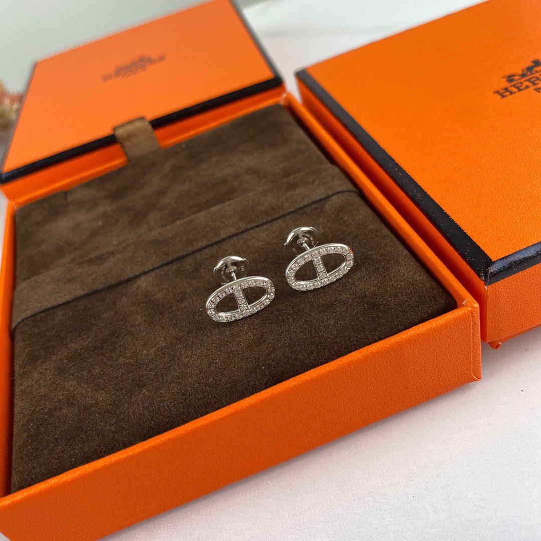 Designer amase pig earrings H Classic Simple Pig Nose Silver Small Ear Female Fashion Style Earearringss
Designer amase pig earrings H Classic Simple Pig Nose Silver Small Ear Female Fashion Style Earearringss