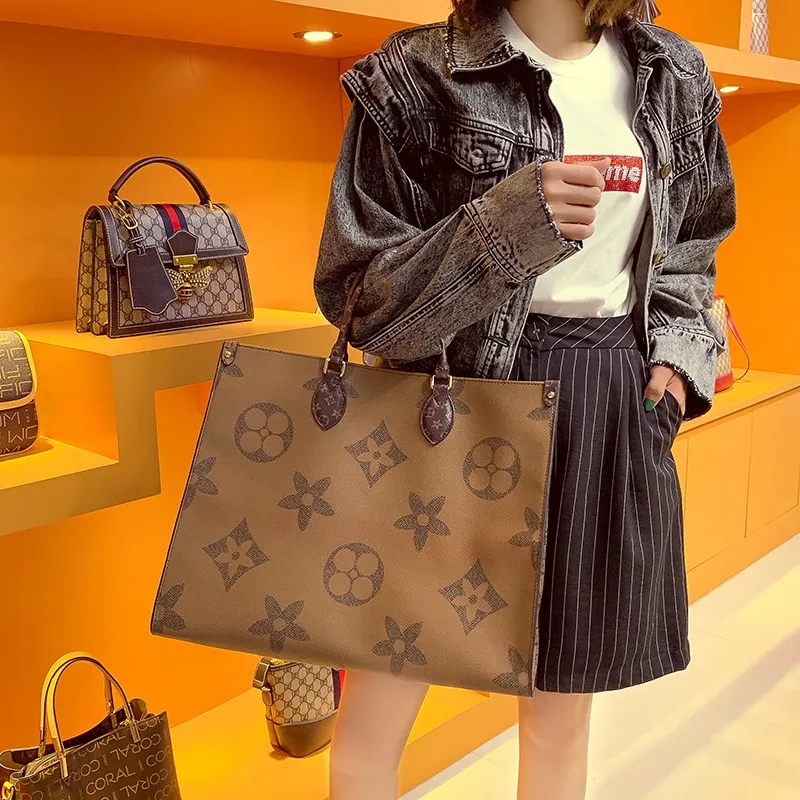 Luxury color matching large capacity shopping tote bag hand bill of lading shoulder messenger bag European and American fashion trends