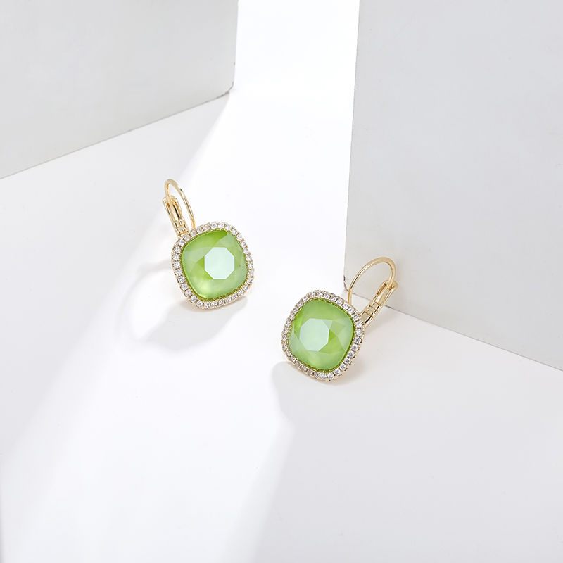 Women's Dangle Earrings made with Austrian Crystal for Christmas Party Bijoux Accessories Luxurious Hanging Earing Girls Gift
Women's Dangle Earrings made with Austrian Crystal for Christmas Party Bijoux Accessories Luxurious Hanging Earing Girls Gift