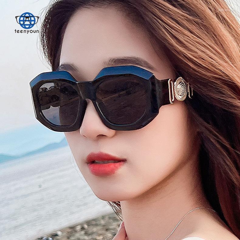 Sunglasses 2022 Foreign Trade Trend Fashion Metal Decoration Net Red Glasses Personality Irregular Cross-border Sun
Sunglasses 2022 Foreign Trade Trend Fashion Metal Decoration Net Red Glasses Personality Irregular Cross-border Sun
