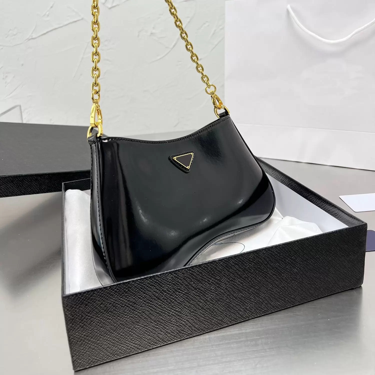 Ladies Shoulder Bag Fashion All-match Patent Leather Armpit Bag Saddle Style Metal Chain Shopping Street Shooting Must-have Items XB50026
Ladies Shoulder Bag Fashion All-match Patent Leather Armpit Bag Saddle Style Metal Chain Shopping Street Shooting Must-have Items XB50026