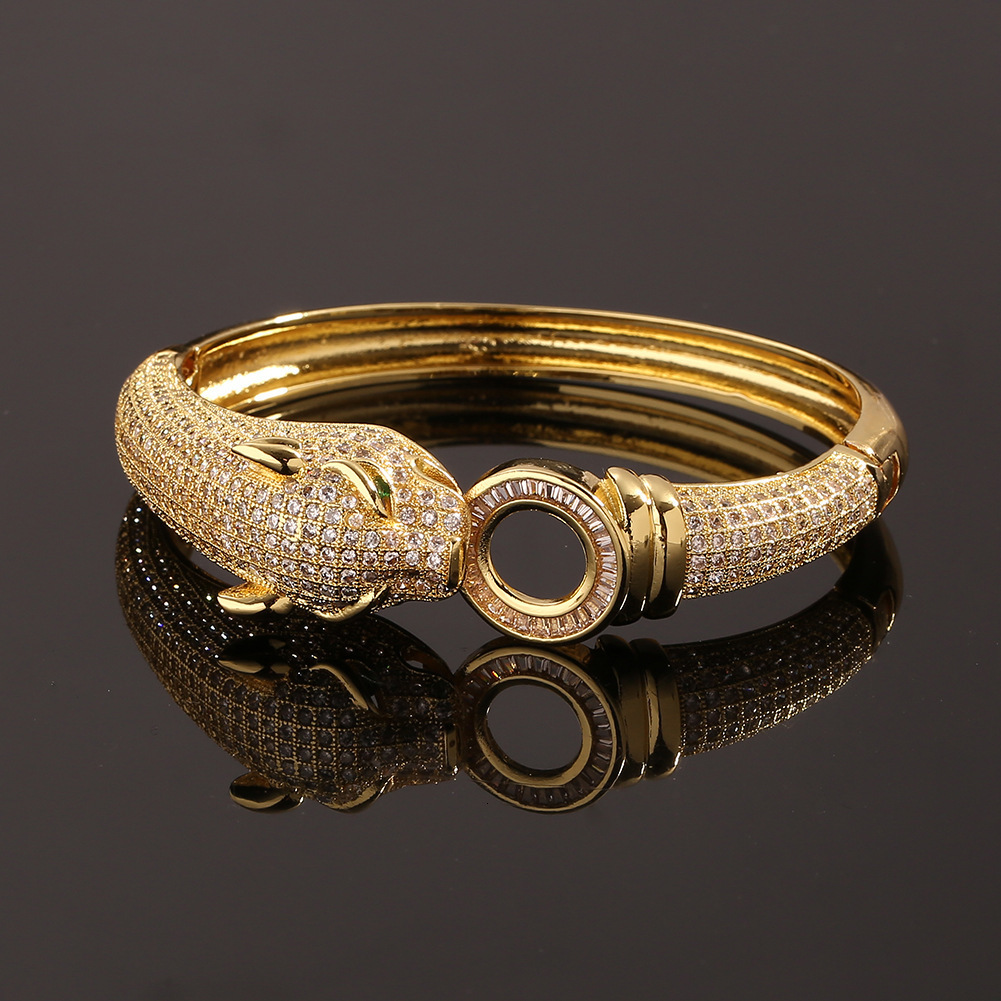 Bangle Fashion Hip Hop Exaggerated Jewelry Copper Inlaid Cubic Zirconia Luxury Leopard Niche Design Bracelet Party Holiday Gift 221206
Bangle Fashion Hip Hop Exaggerated Jewelry Copper Inlaid Cubic Zirconia Luxury Leopard Niche Design Bracelet Party Holiday Gift 221206