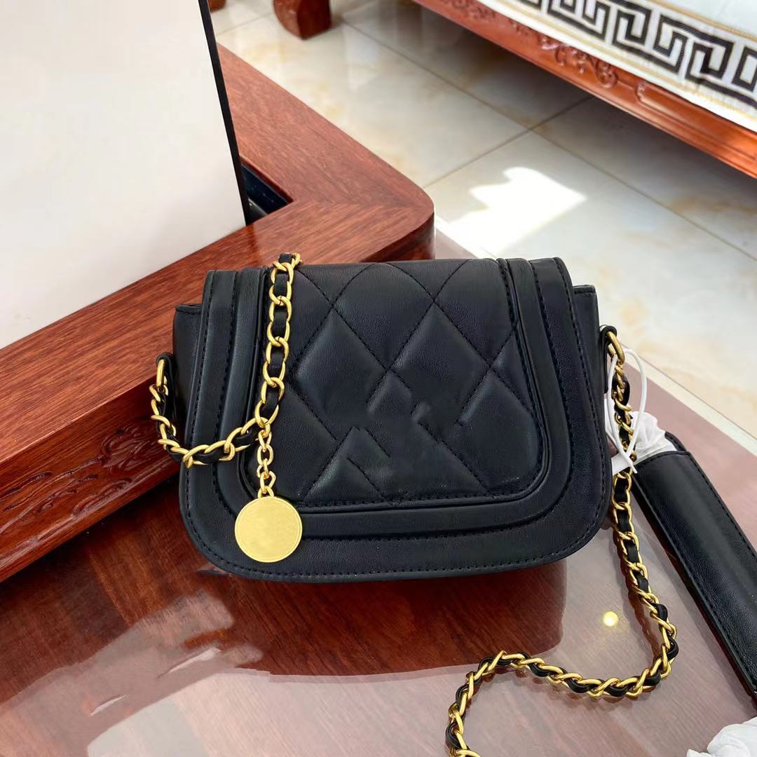 Shoulder Bag Crossbody Bags Leather Handbags Wallets Hardware Accessories Casual Fashion High-end Tote Bags, Black 20*15cm
Shoulder Bag Crossbody Bags Leather Handbags Wallets Hardware Accessories Casual Fashion High-end Tote Bags, Black 20*15cm