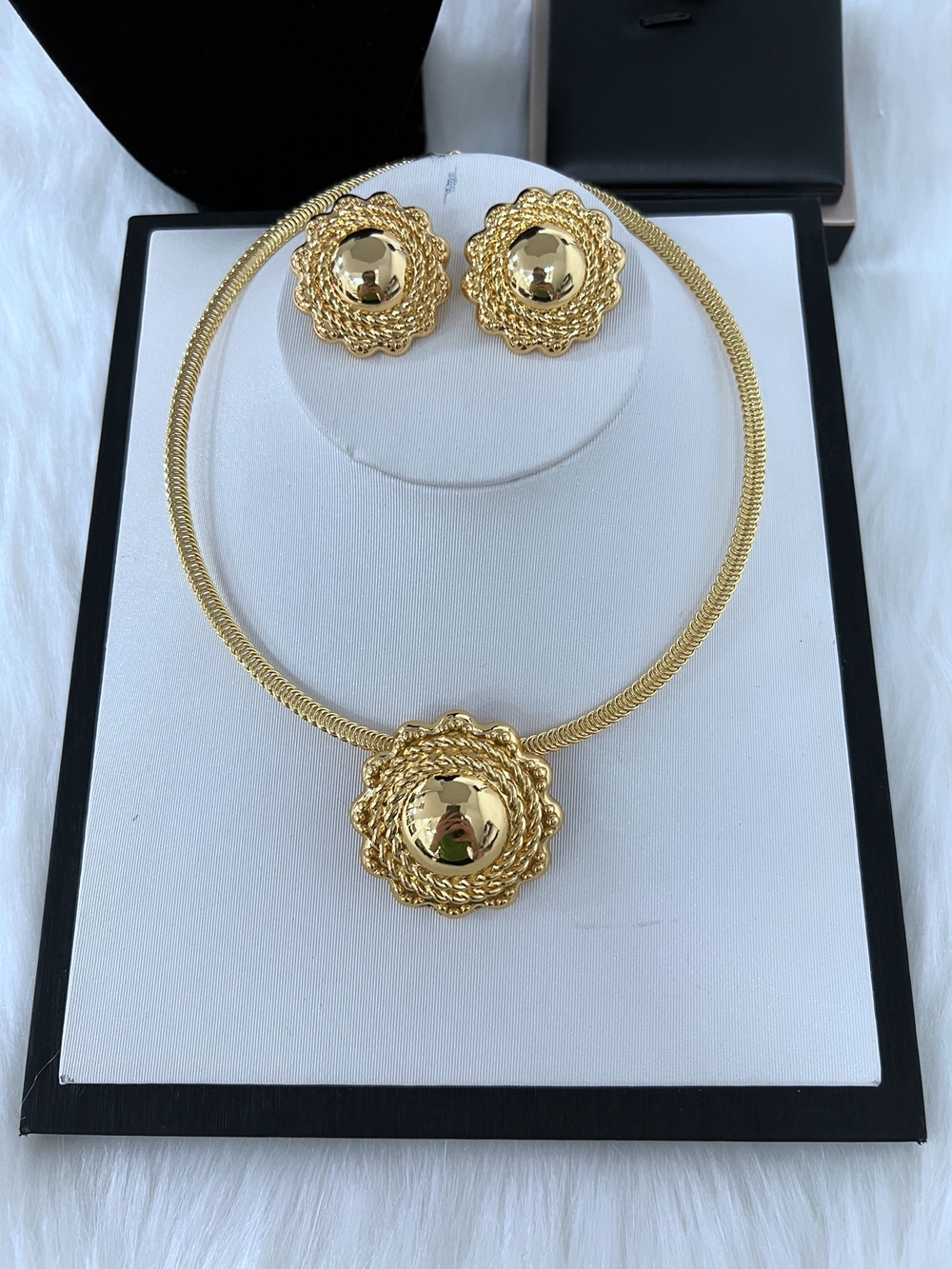Wedding Jewelry Sets Dubai Gold Color For Women Fashion Vintage Earring And Necklace Accessories Bride Set 221207
Wedding Jewelry Sets Dubai Gold Color For Women Fashion Vintage Earring And Necklace Accessories Bride Set 221207