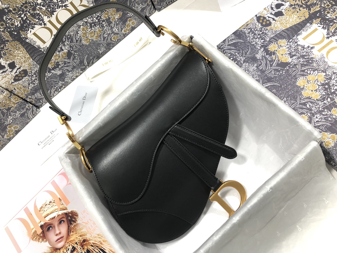 Handbag Saddles bag with Strap Designer Bag backpacks Tote Wallet magnetic Metal pendant Purses Top 10A Shoulder bags Womens Crossbody Handbags, 21*18*5cm
Handbag Saddles bag with Strap Designer Bag backpacks Tote Wallet magnetic Metal pendant Purses Top 10A Shoulder bags Womens Crossbody Handbags, 21*18*5cm