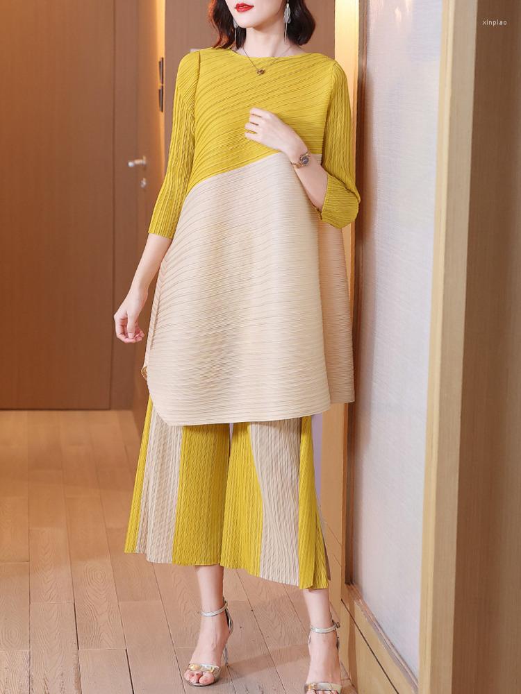 Women's Two Piece Pants Women Pleated Suit Contrast Color O-neck Asymmetric Top And Loose Wide Leg Pant Two-piece Casual 2022 Summer Fashion, Blue
Women's Two Piece Pants Women Pleated Suit Contrast Color O-neck Asymmetric Top And Loose Wide Leg Pant Two-piece Casual 2022 Summer Fashion, Blue